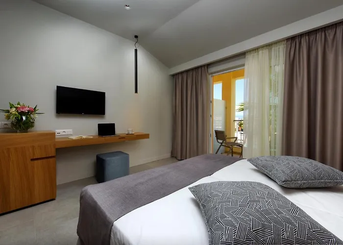 Olympion Village 3*