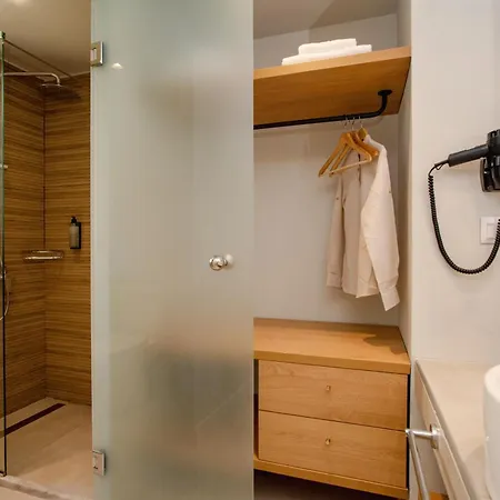Olympion Village מלון 3*